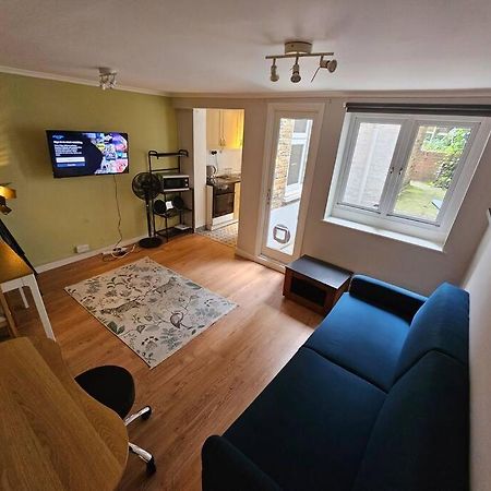 Peaceful And Elegant Apartment London Bagian luar foto