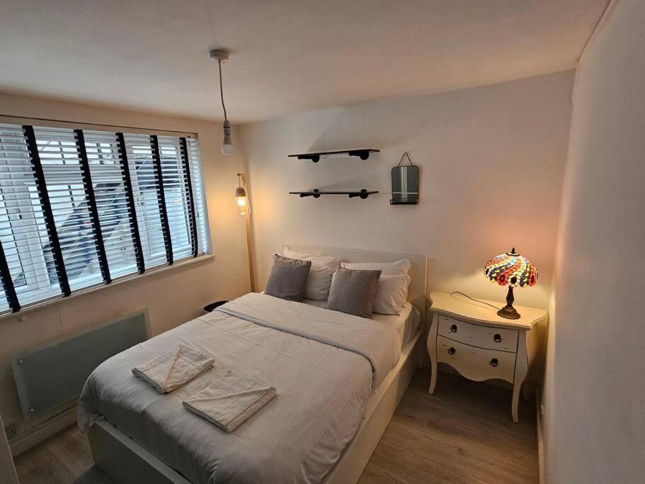 Peaceful And Elegant Apartment London Bagian luar foto
